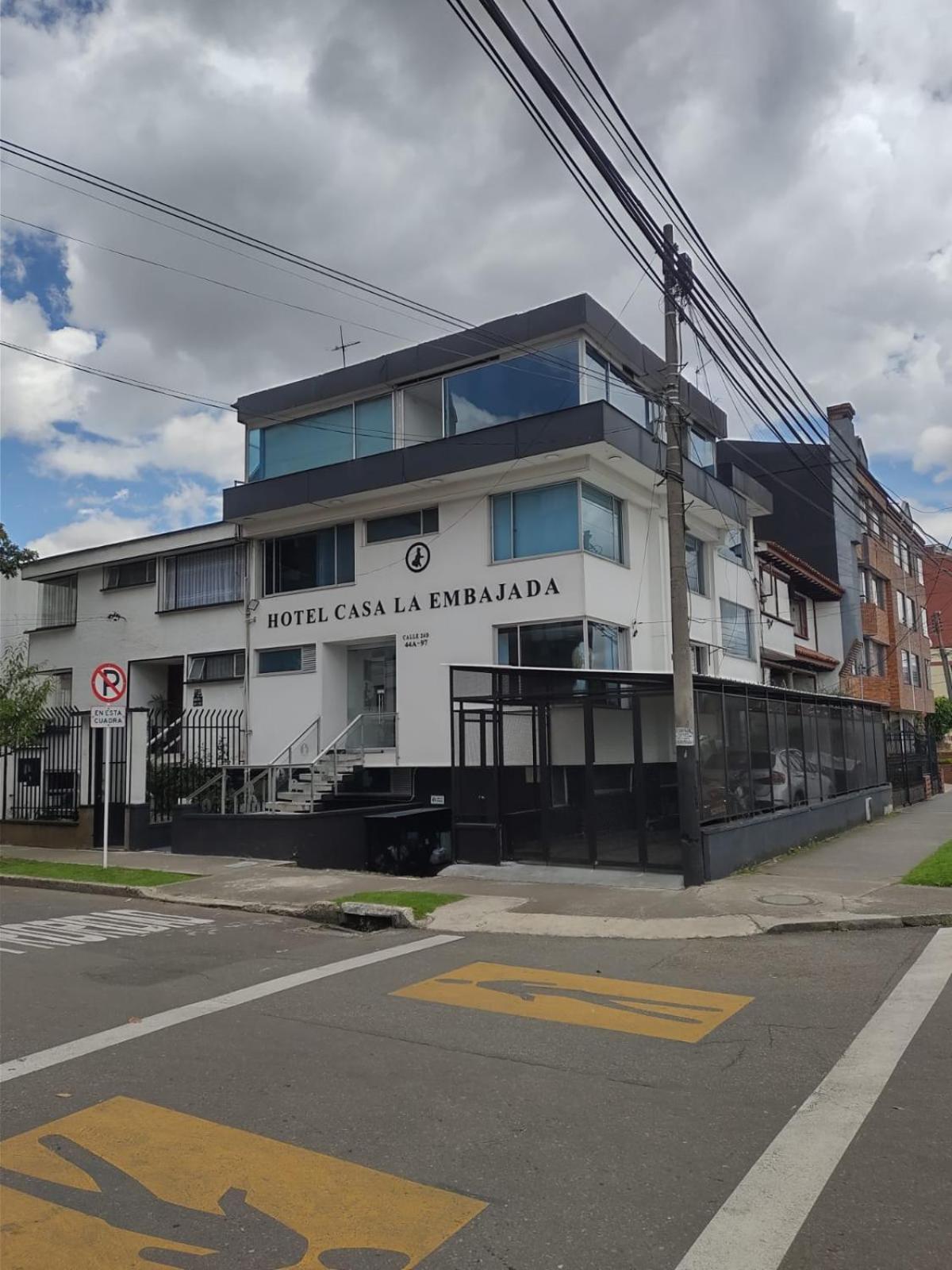 Hoteles Bogota Hotel Casa La Embajada Bagian luar foto